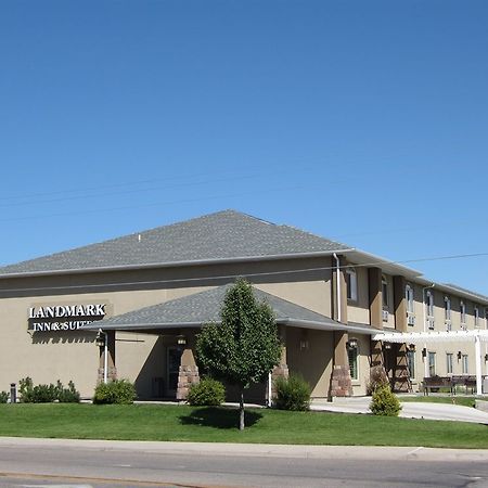 Landmark Inn And Suites Вернал Экстерьер фото
